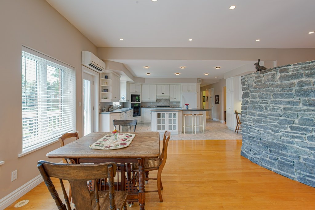 327 Bayshore Road, Napanee Ontario, Canada