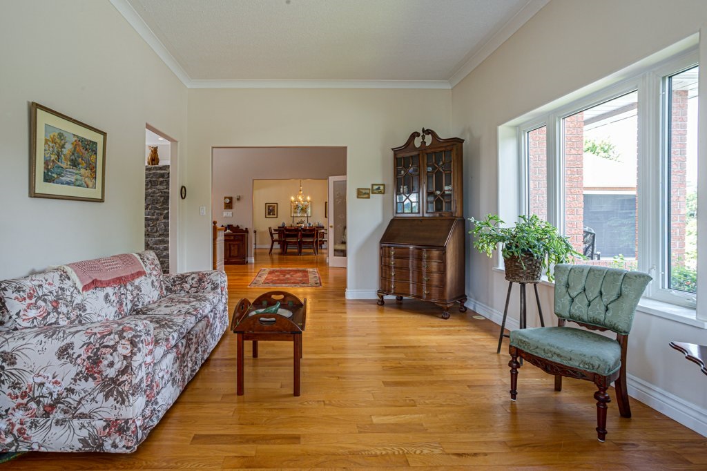327 Bayshore Road, Napanee Ontario, Canada