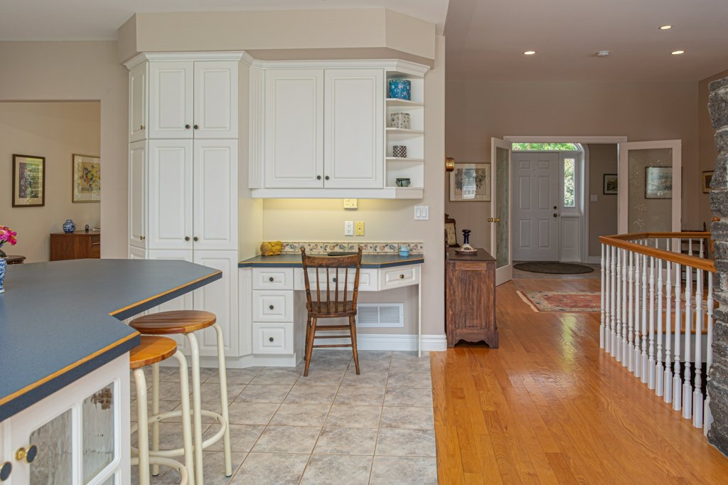 327 Bayshore Road, Napanee Ontario, Canada