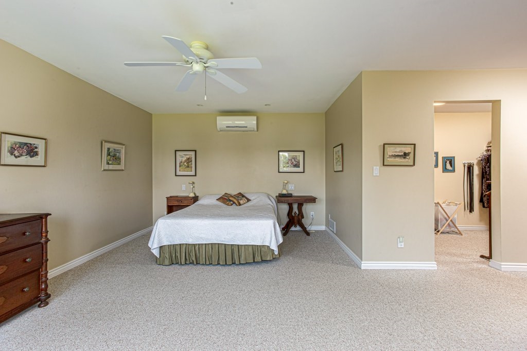 327 Bayshore Road, Napanee Ontario, Canada