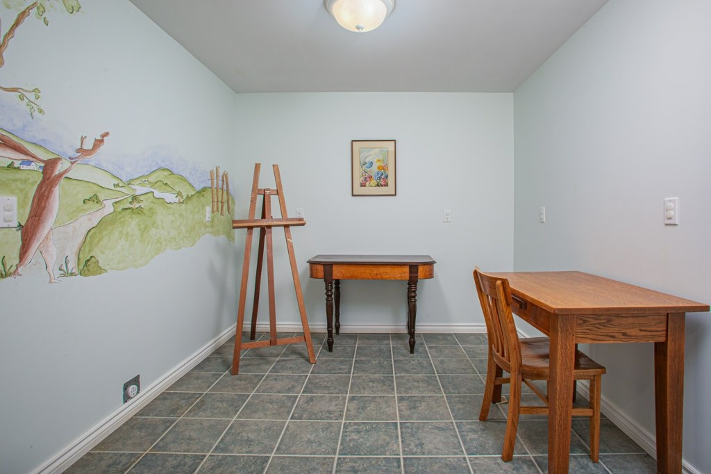 327 Bayshore Road, Napanee Ontario, Canada