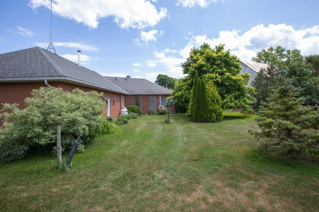 327 Bayshore Road, Napanee Ontario, Canada