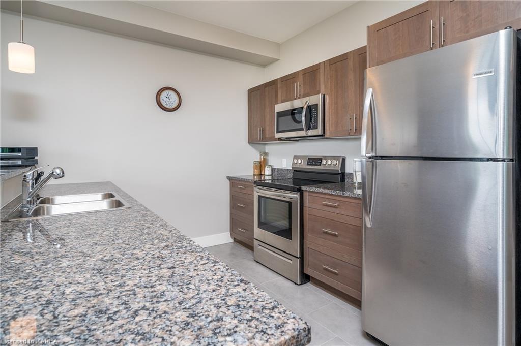 130 WATER Street Unit# 409, Gananoque, Ontario, Canada