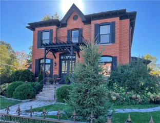 194 EAST Street, Napanee Ontario, Canada