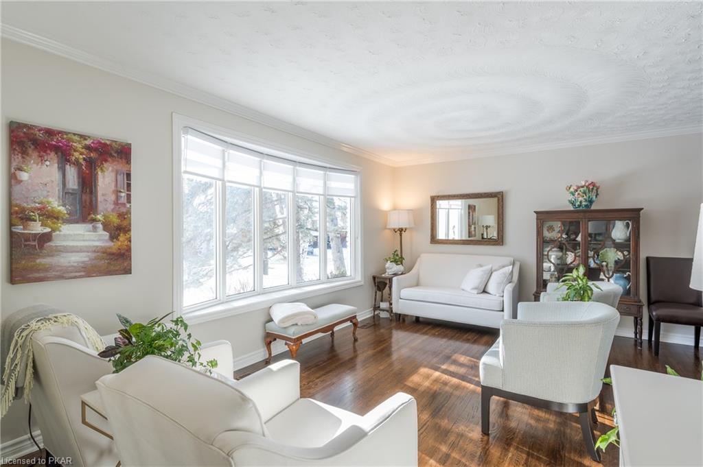 1661 Pinehill Drive, Peterborough, Ontario, Canada