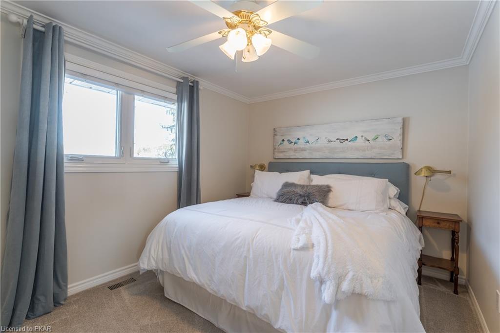 1661 Pinehill Drive, Peterborough, Ontario, Canada