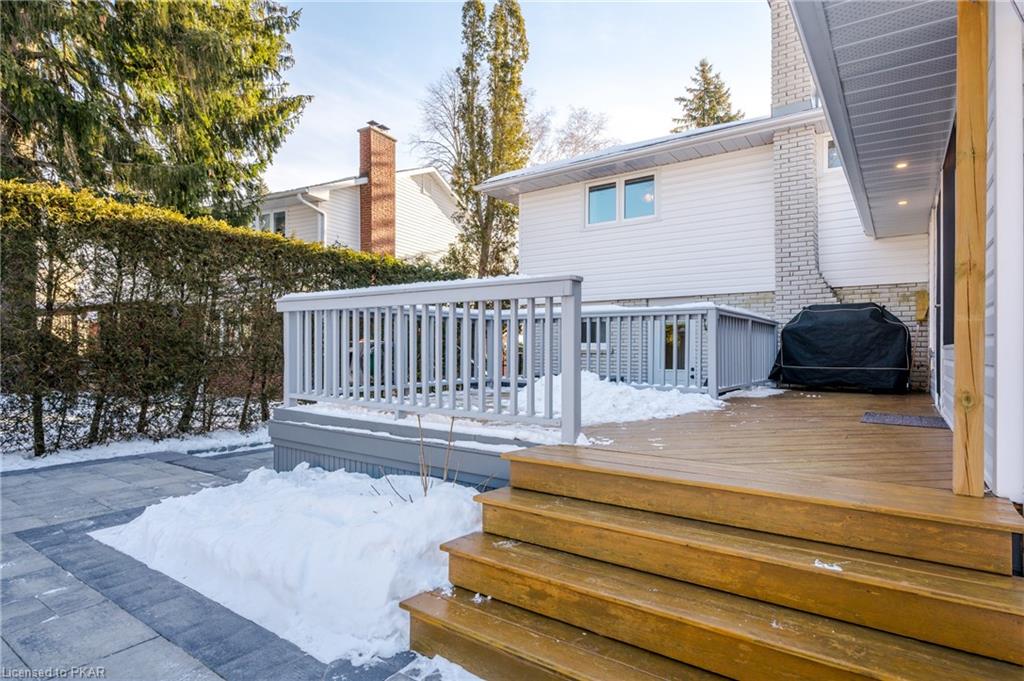 1661 Pinehill Drive, Peterborough, Ontario, Canada