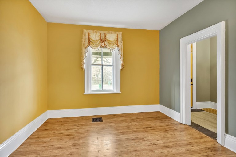 112 Stewart Street, Peterborough, Ontario, Canada photo 3