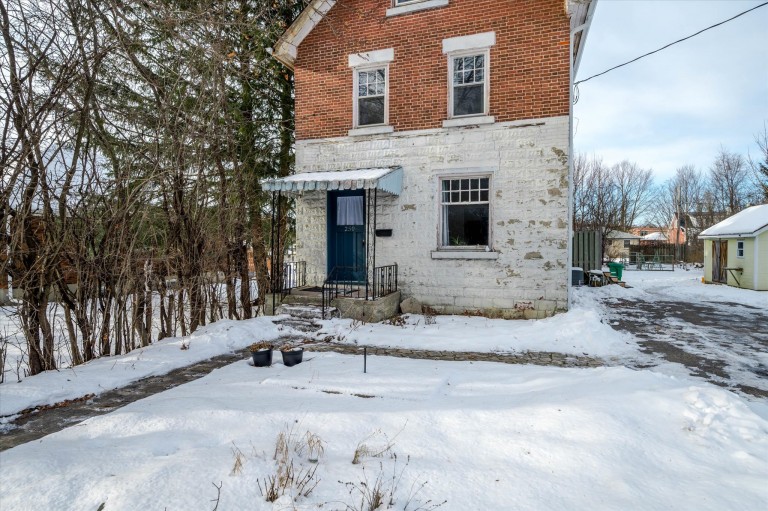250 Bennet Street, Peterborough, Ontario, Canada photo 2
