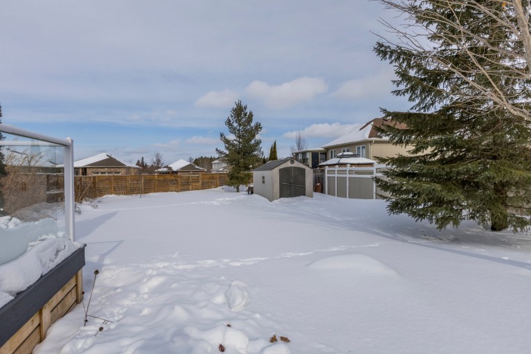 301 Bianco Crescent, Peterborough, Ontario, Canada photo 4