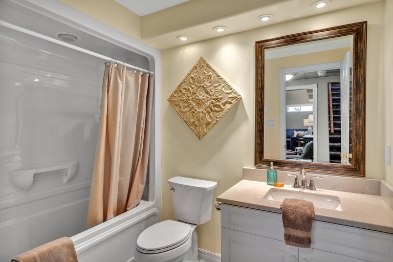 301 Bianco Crescent, Peterborough, Ontario, Canada