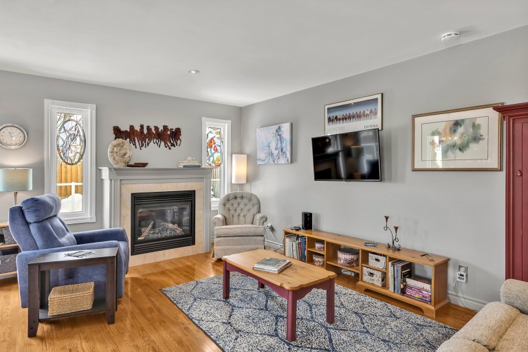 301 Bianco Crescent, Peterborough, Ontario, Canada