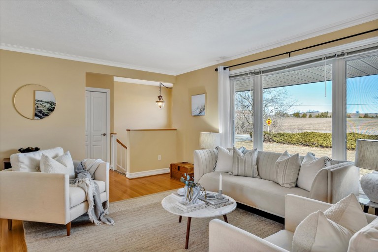 953 Mount Pleasant Road, Cavan Monaghan, Ontario, Canada photo 4