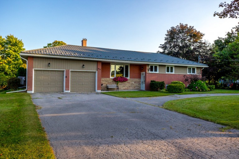 953 Mount Pleasant Road, Cavan Monaghan, Ontario, Canada photo 1