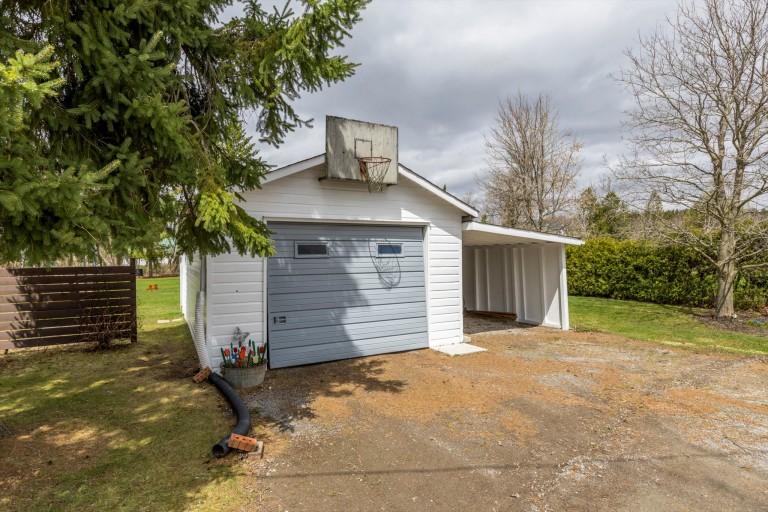 14 Carr Street, Keene, Ontario, Canada photo 3