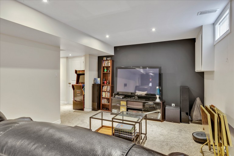 1683 Champlain Drive, Peterborough, Ontario, Canada