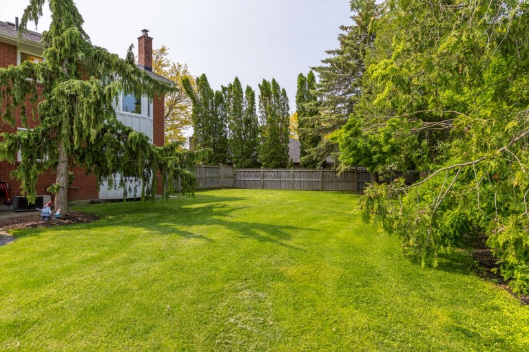 1683 Champlain Drive, Peterborough, Ontario, Canada