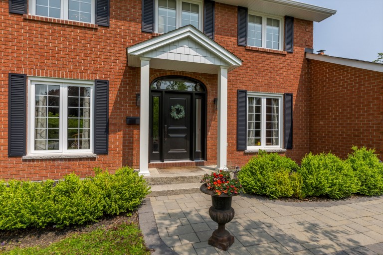 1683 Champlain Drive, Peterborough, Ontario, Canada photo 3