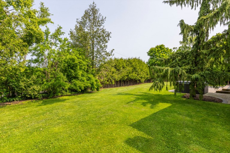 1683 Champlain Drive, Peterborough, Ontario, Canada