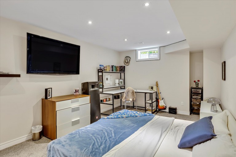 1683 Champlain Drive, Peterborough, Ontario, Canada