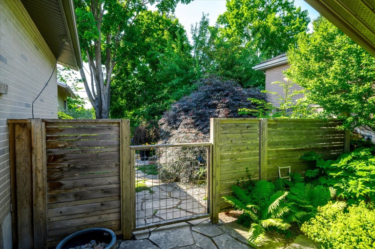 375 Aberdeen Avenue, Peterborough, Ontario, Canada