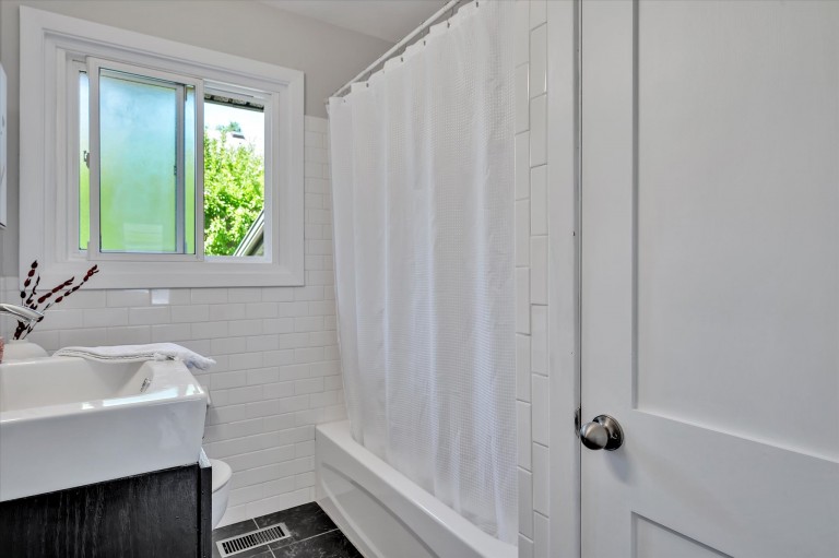 375 Aberdeen Avenue, Peterborough, Ontario, Canada