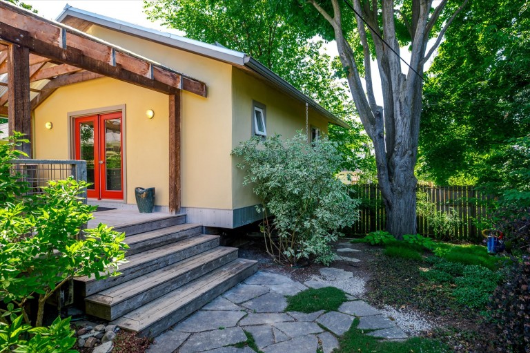 375 Aberdeen Avenue, Peterborough, Ontario, Canada