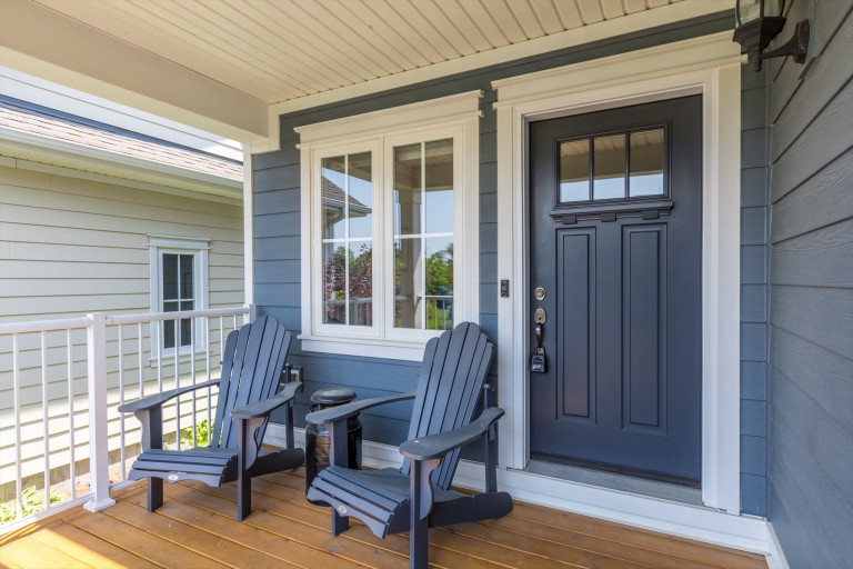 9 Irons Avenue, Lakefield, Ontario, Canada photo 3