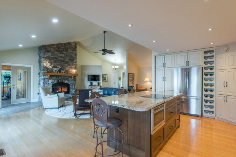 2925 Ayotte's Point Lane, Youngs Point, Ontario, Canada