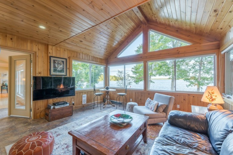 2925 Ayotte's Point Lane, Youngs Point, Ontario, Canada