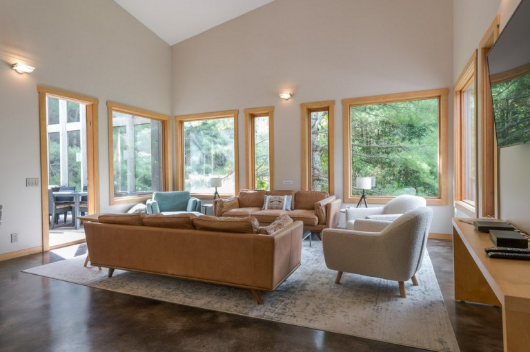 1080 Clydesdale Road, Apsley, Ontario, Canada