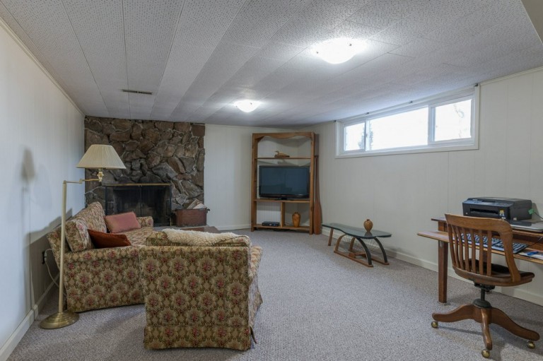 1063 Glendale Drive, Peterborough, Ontario, Canada