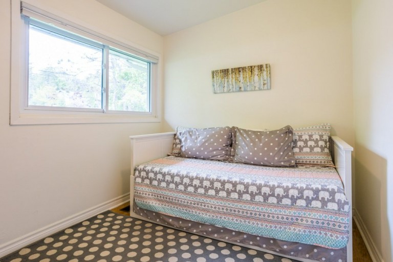 14 Crestwood Avenue, Peterborough, Ontario, Canada