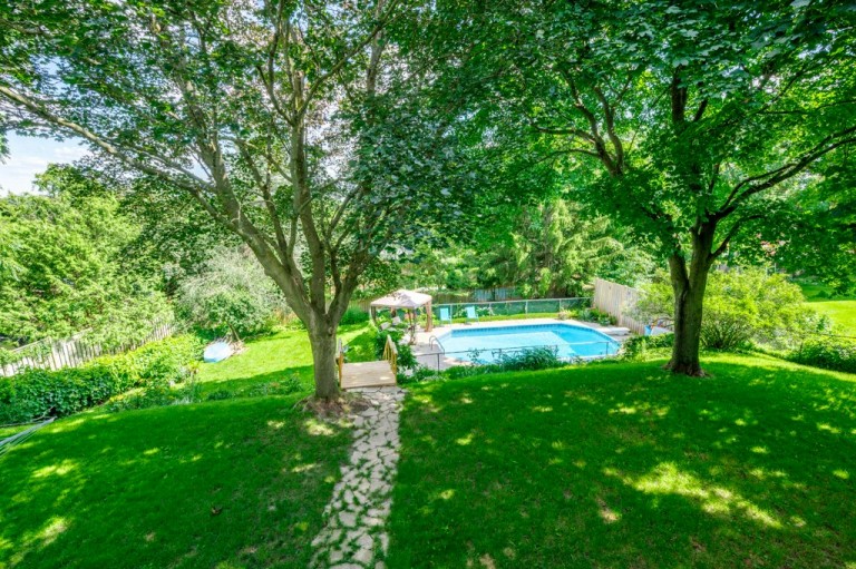 14 Crestwood Avenue, Peterborough, Ontario, Canada