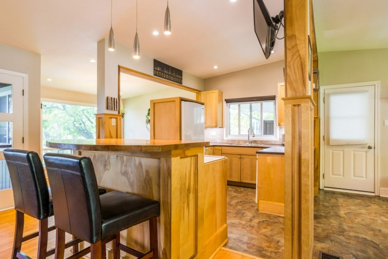 14 Crestwood Avenue, Peterborough, Ontario, Canada