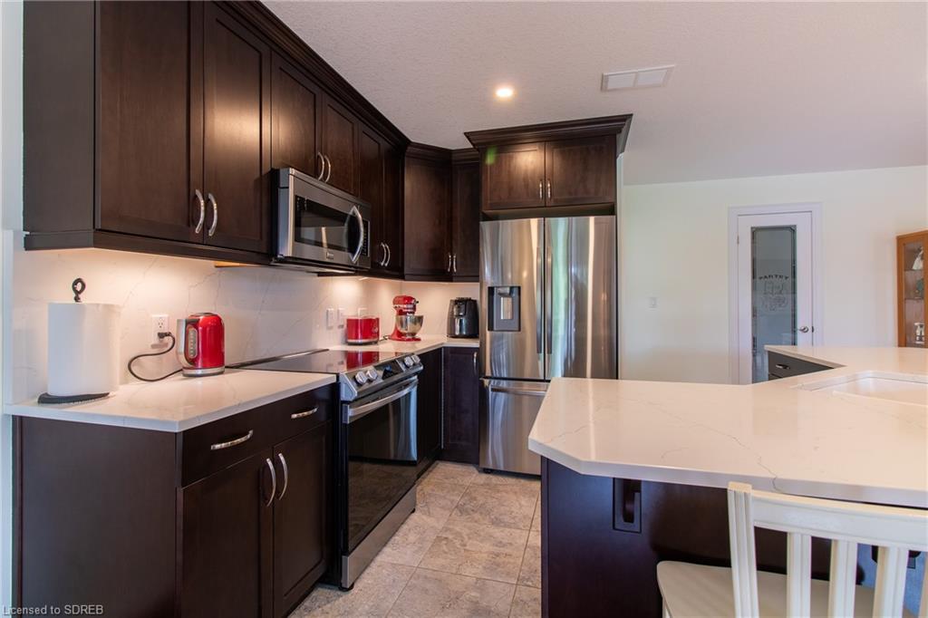 42 KOLBE Drive, Port Dover, Ontario, Canada