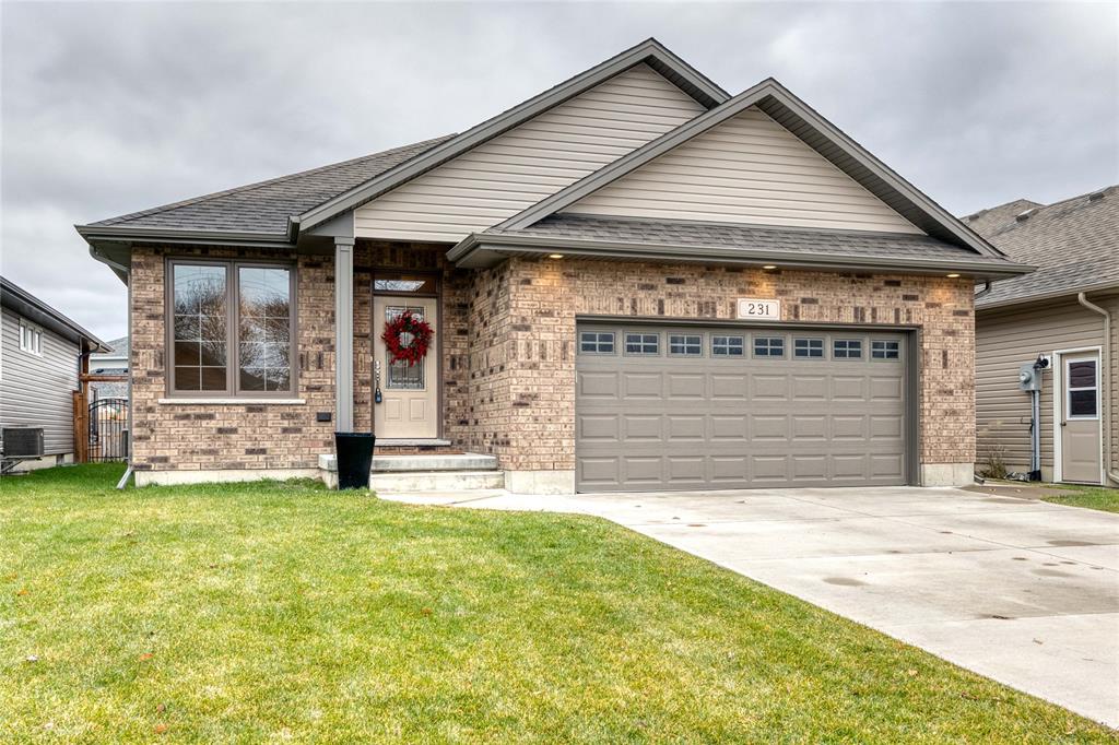 231 MEADOWLARK Lane, Sarnia Ontario, Canada