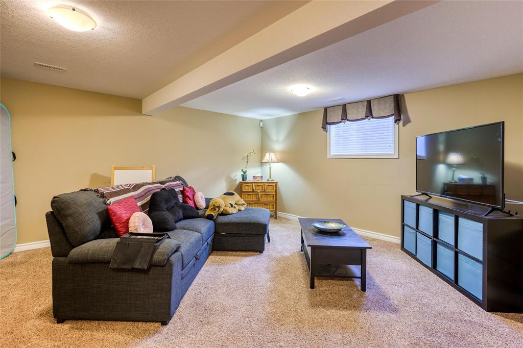 308 BRITTOLI Avenue, Sarnia, Ontario, Canada