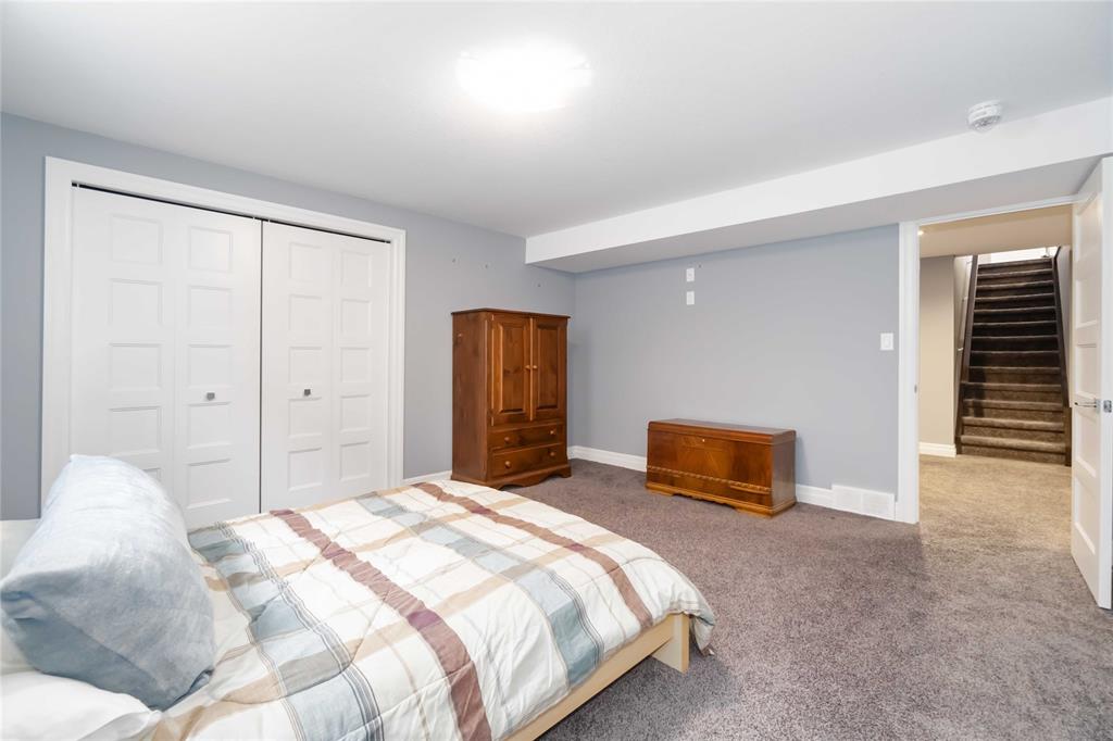 582 AGILE Court, St. Clair, Ontario, Canada