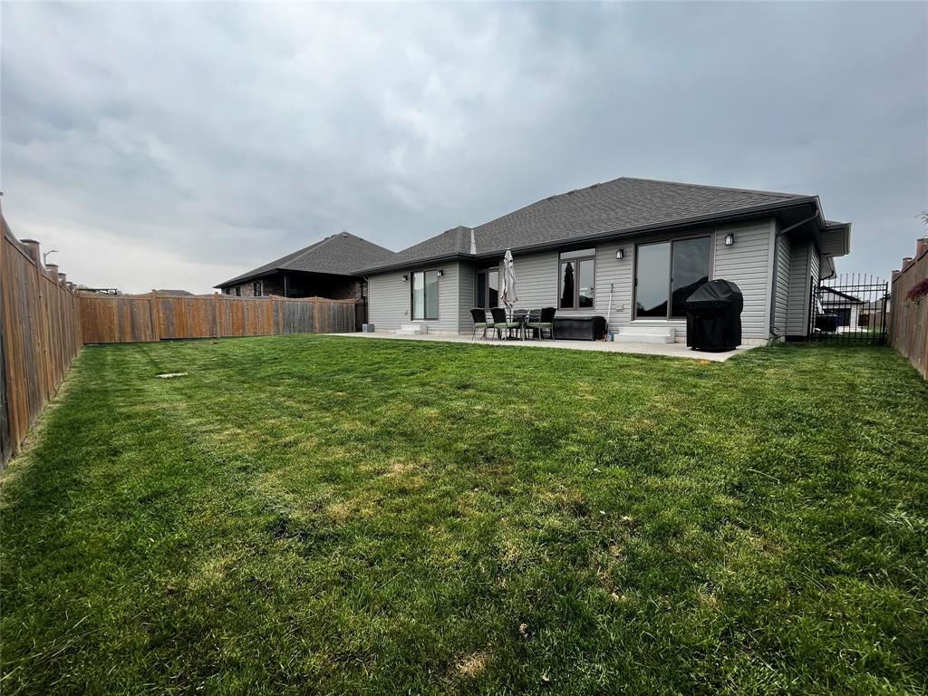 582 AGILE Court, St. Clair, Ontario, Canada