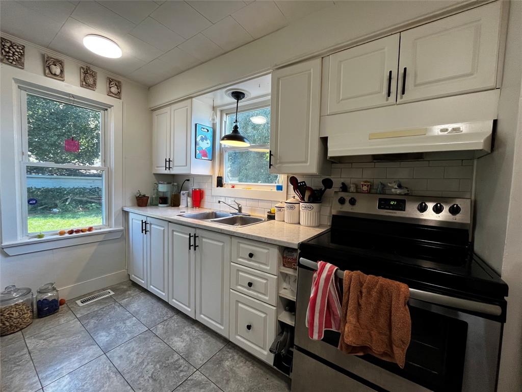 342 Park Avenue, Sarnia, Ontario, Canada photo 2