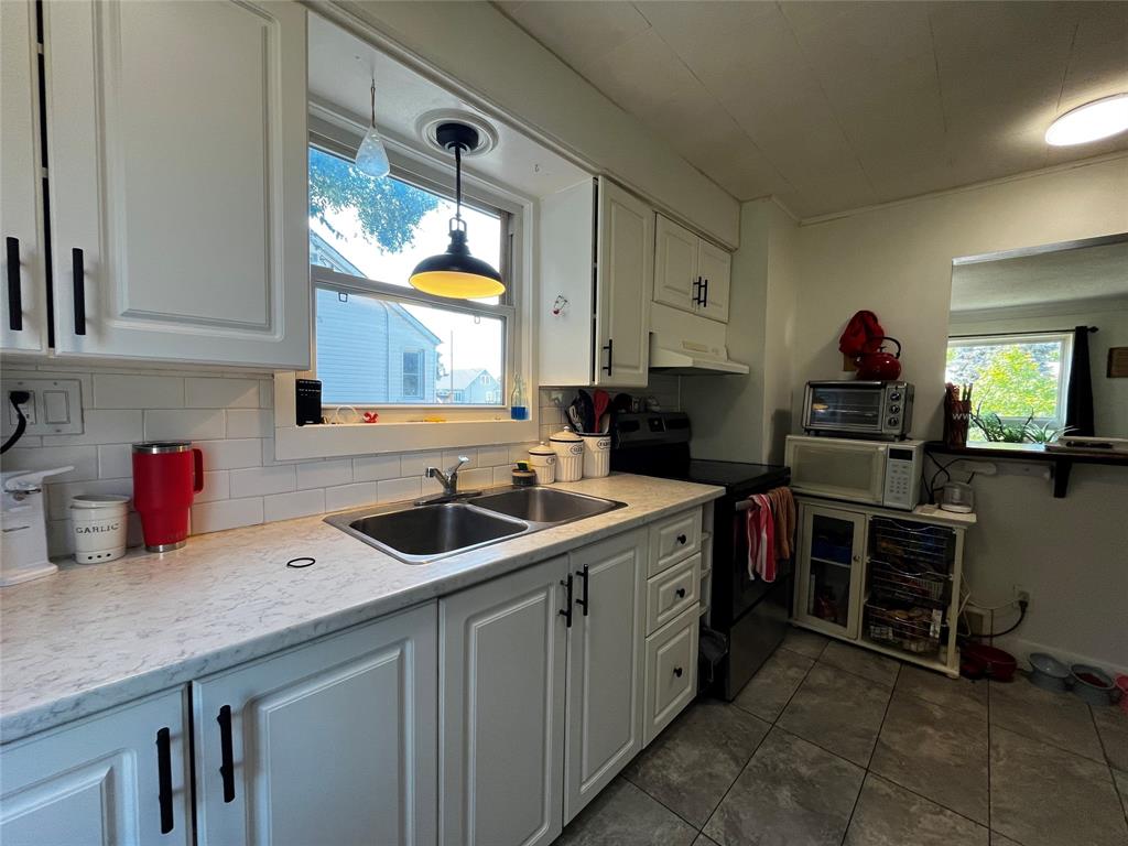 342 Park Avenue, Sarnia, Ontario, Canada photo 3