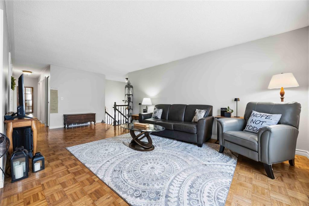 311 Edgewood Street, Sarnia, Ontario, Canada photo 3