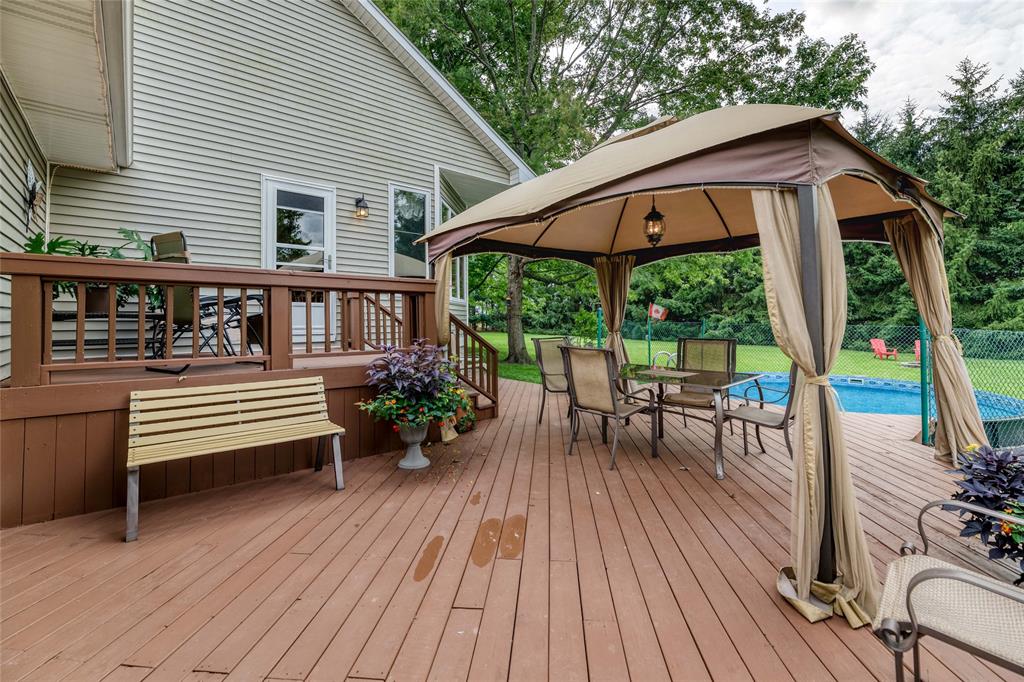2694 MICHIGAN Line, Sarnia Ontario, Canada
