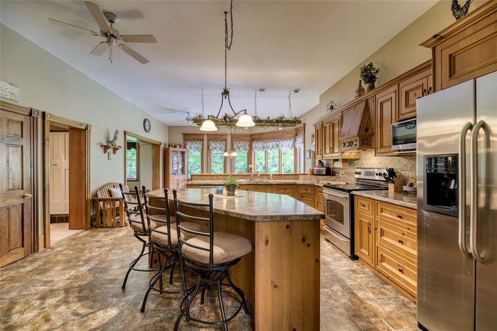 2694 MICHIGAN Line, Sarnia Ontario, Canada