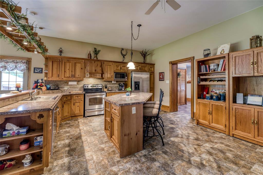 2694 MICHIGAN Line, Sarnia Ontario, Canada