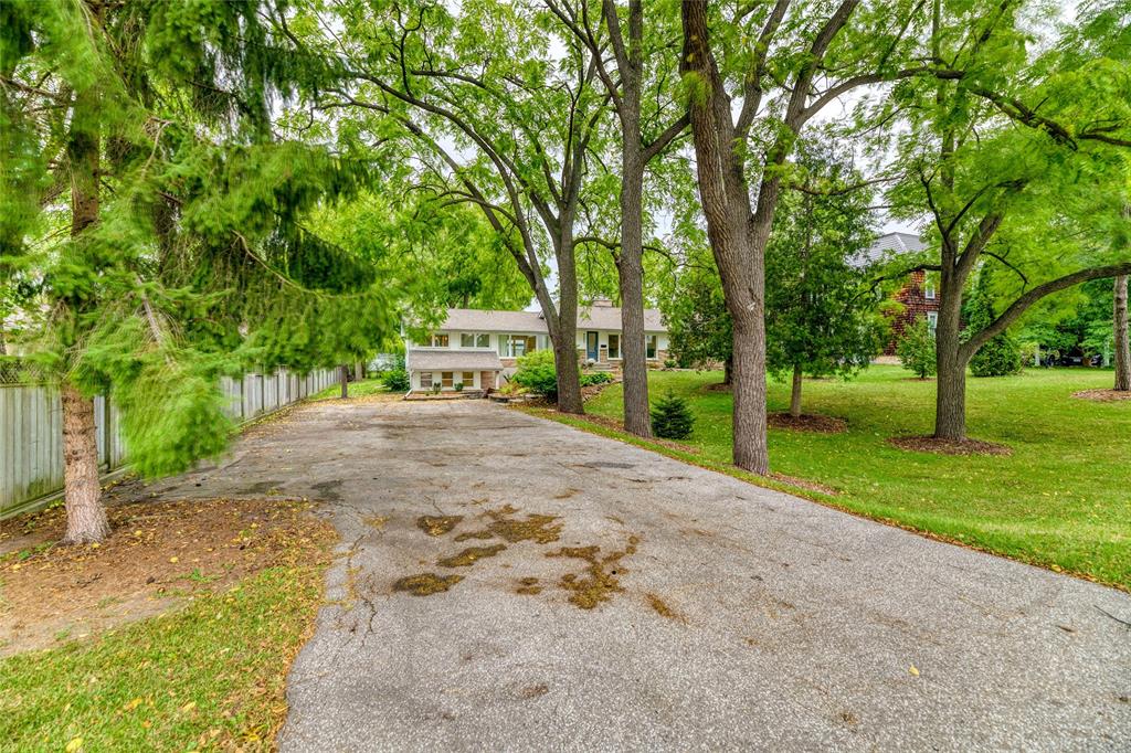 4002 PETROLIA Line, Petrolia, Ontario, Canada