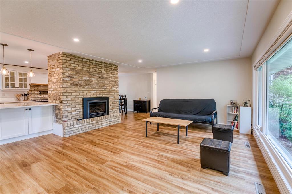4002 PETROLIA Line, Petrolia, Ontario, Canada
