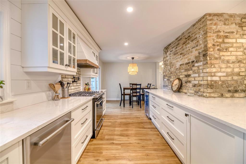 4002 PETROLIA Line, Petrolia, Ontario, Canada