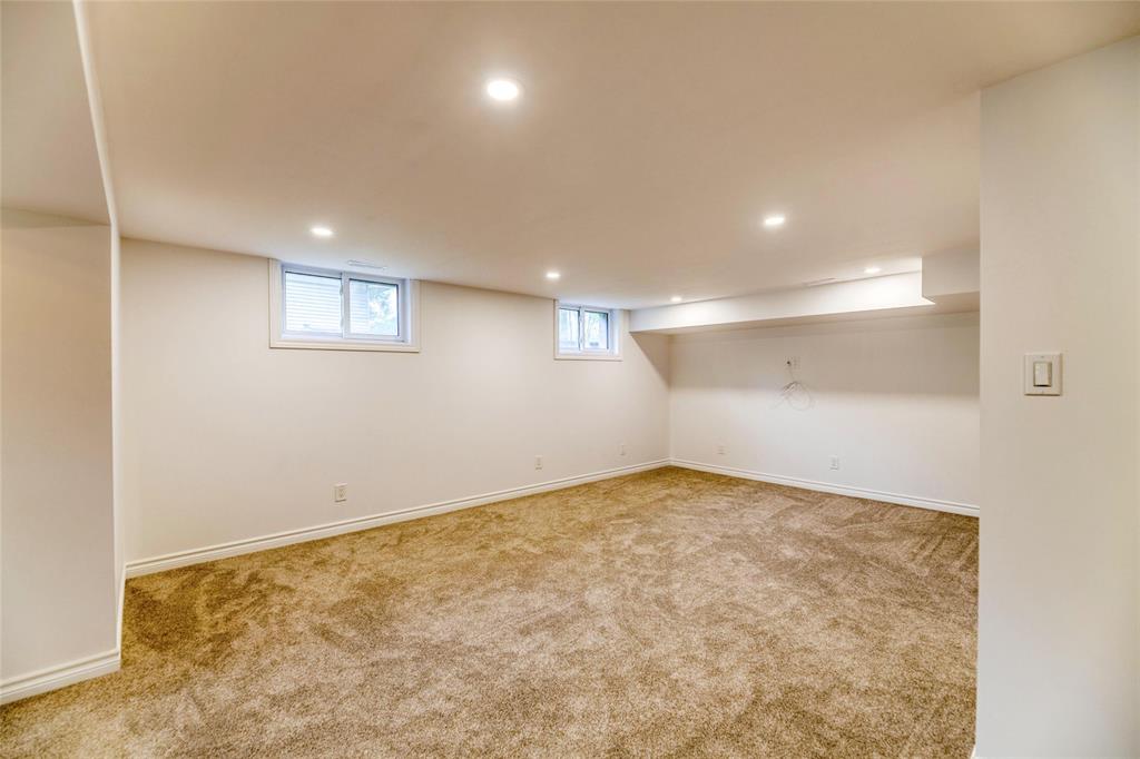 4002 PETROLIA Line, Petrolia, Ontario, Canada